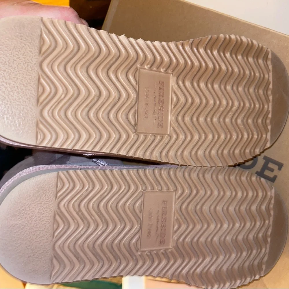 Women's Pink Shearling Slippers - Picture 8 of 10